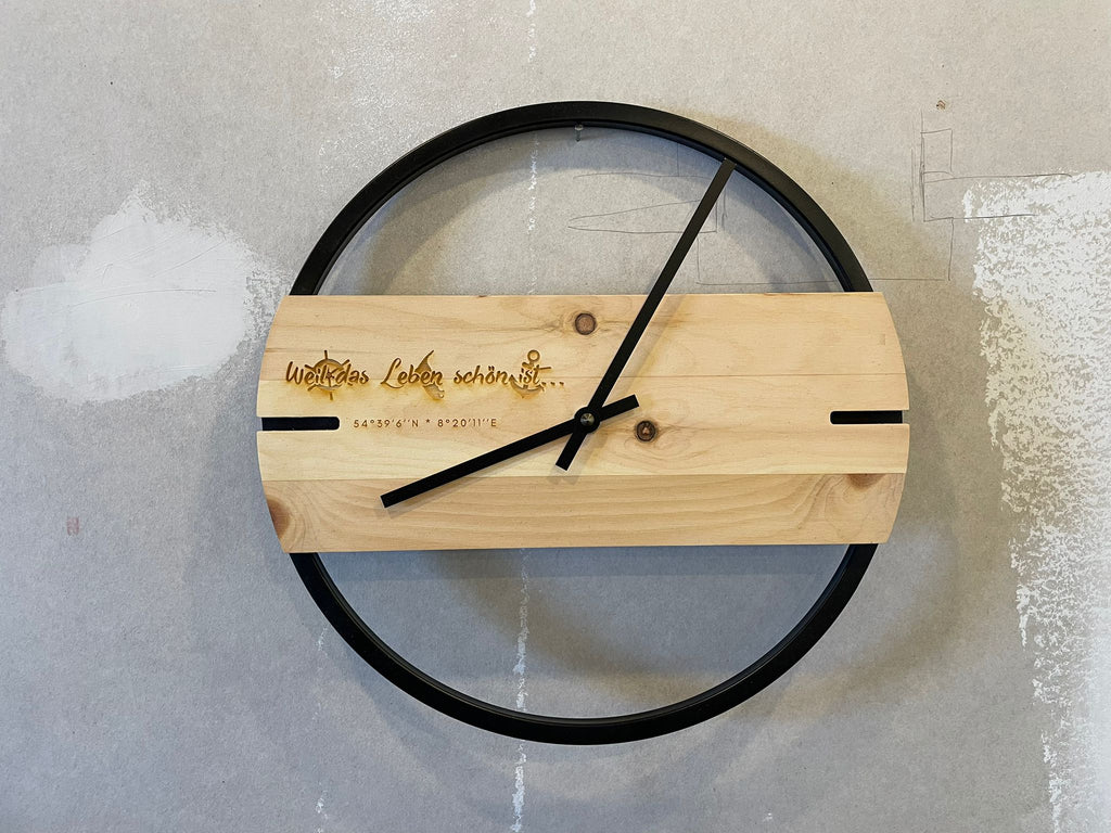 Wanduhr "Weil das Leben schön ist"